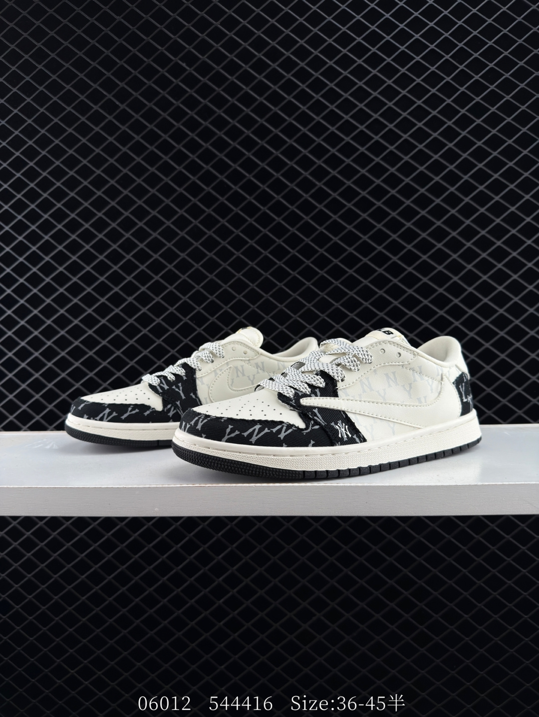 Nike Air Jordan 1 x Travis Scott AJ1